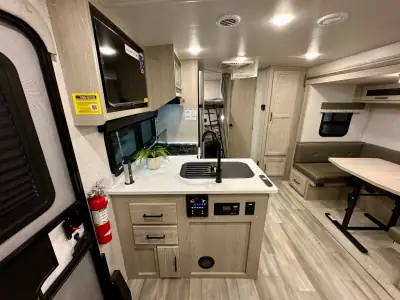 2023 Forest River Flagstaff Micro Lite 25BRDS photo 18