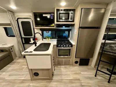 2023 Forest River Flagstaff Micro Lite 25BRDS photo 20