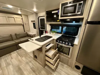 2023 Forest River Flagstaff Micro Lite 25BRDS photo 21