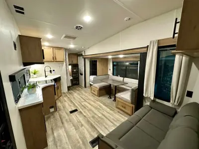 2023 Forest River Cherokee Black Label 265GDKBL photo 4