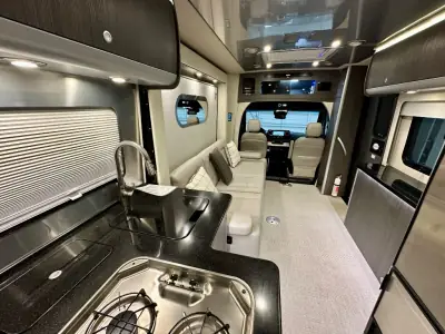 2022 Airstream Atlas Murphy Suite photo 4