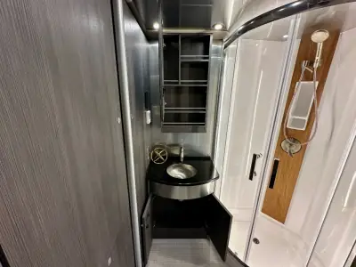 2022 Airstream Atlas Murphy Suite photo 28