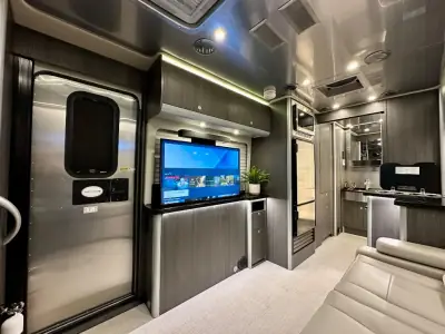 2022 Airstream Atlas Murphy Suite photo 13