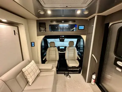 2022 Airstream Atlas Murphy Suite photo 5