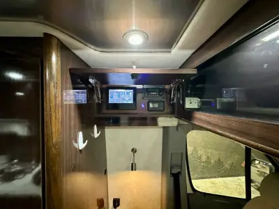 2018 Airstream Interstate Grand Tour EXT Std. Model photo 8