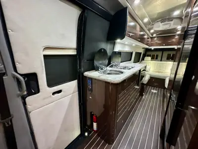 2018 Airstream Interstate Grand Tour EXT Std. Model photo 12