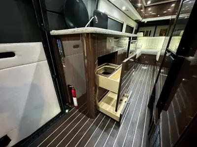 2018 Airstream Interstate Grand Tour EXT Std. Model photo 13