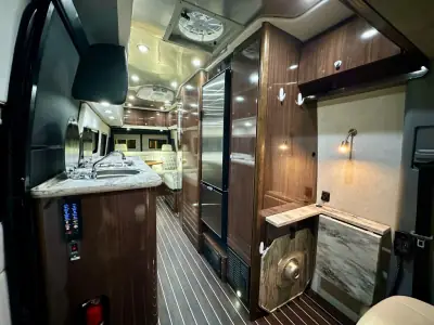 2018 Airstream Interstate Grand Tour EXT Std. Model photo 3
