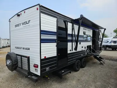 2027 Forest River Cherokee Grey Wolf 23DBH photo 6