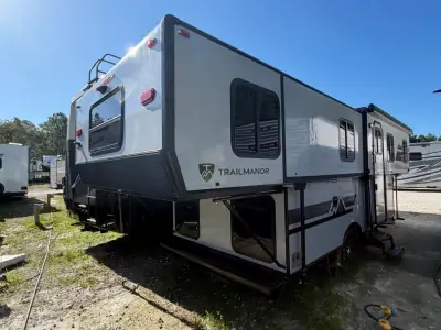 2027 Trailmanor 2720 SERIES QB photo 3