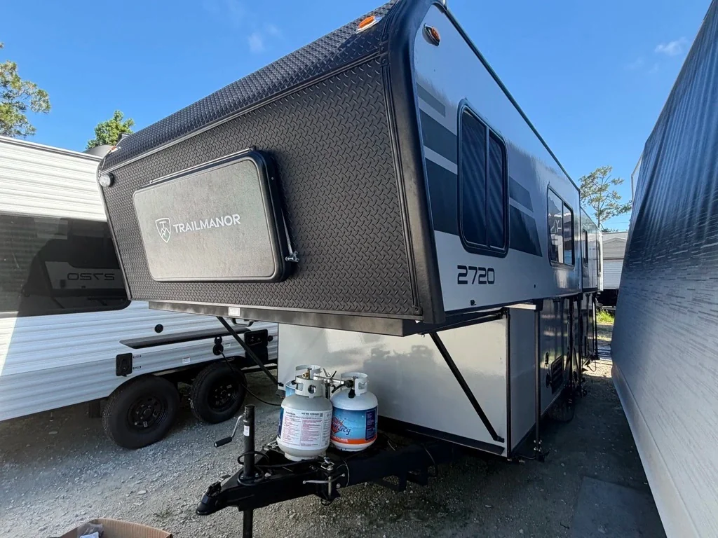 2027 Trailmanor 2720 SERIES QB exterior