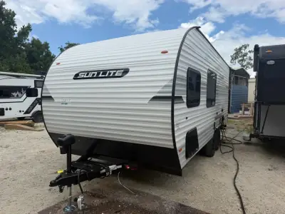 2027 Sun Lite SUN LITE LTD 21DB photo 2