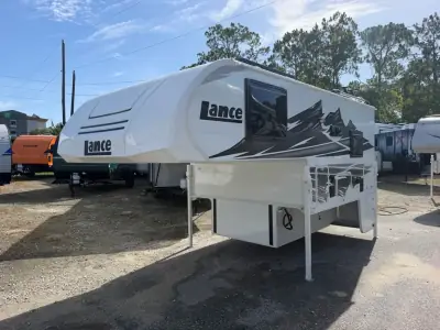 2027 Lance LANCE 825
