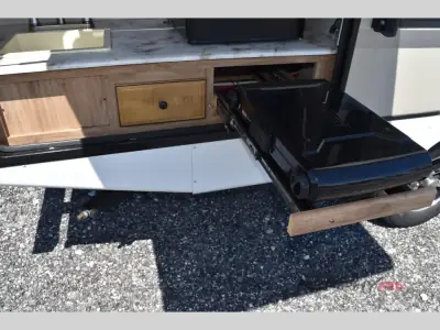 2021 Coachmen Freedom Express Ultra Lite 231RBDS photo 8