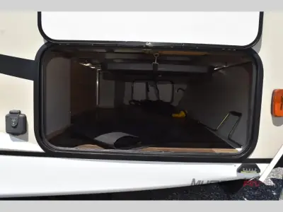 2021 Coachmen Freedom Express Ultra Lite 231RBDS photo 9