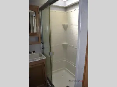 2021 Coachmen Freedom Express Ultra Lite 231RBDS photo 16