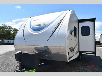 2021 Coachmen Freedom Express Ultra Lite 231RBDS photo 6