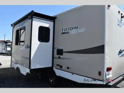 2021 Coachmen Freedom Express Ultra Lite 231RBDS photo 5