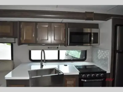 2022 Coachmen Mirada 35OS photo 22