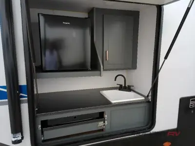 2023 Keystone Premier Ultra Lite 26RBPR photo 8