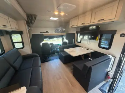 2027 Nexus WRAITH 34F photo 11