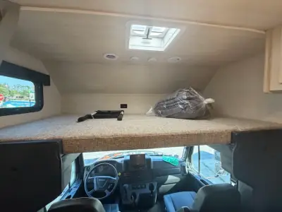 2027 Nexus WRAITH 34F photo 13