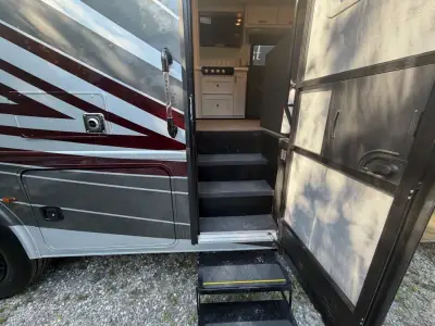 2027 Nexus WRAITH 34F photo 8