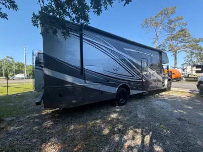 2027 Nexus WRAITH 34F photo 3