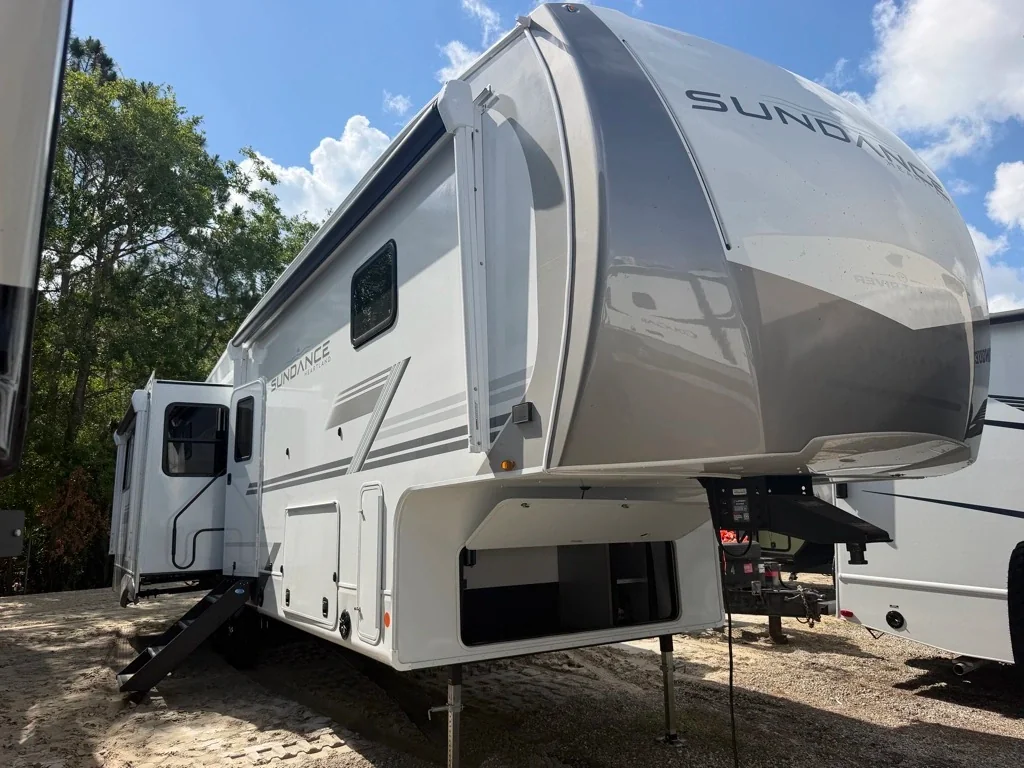 2026 Heartland SUNDANCE 32RLBS exterior