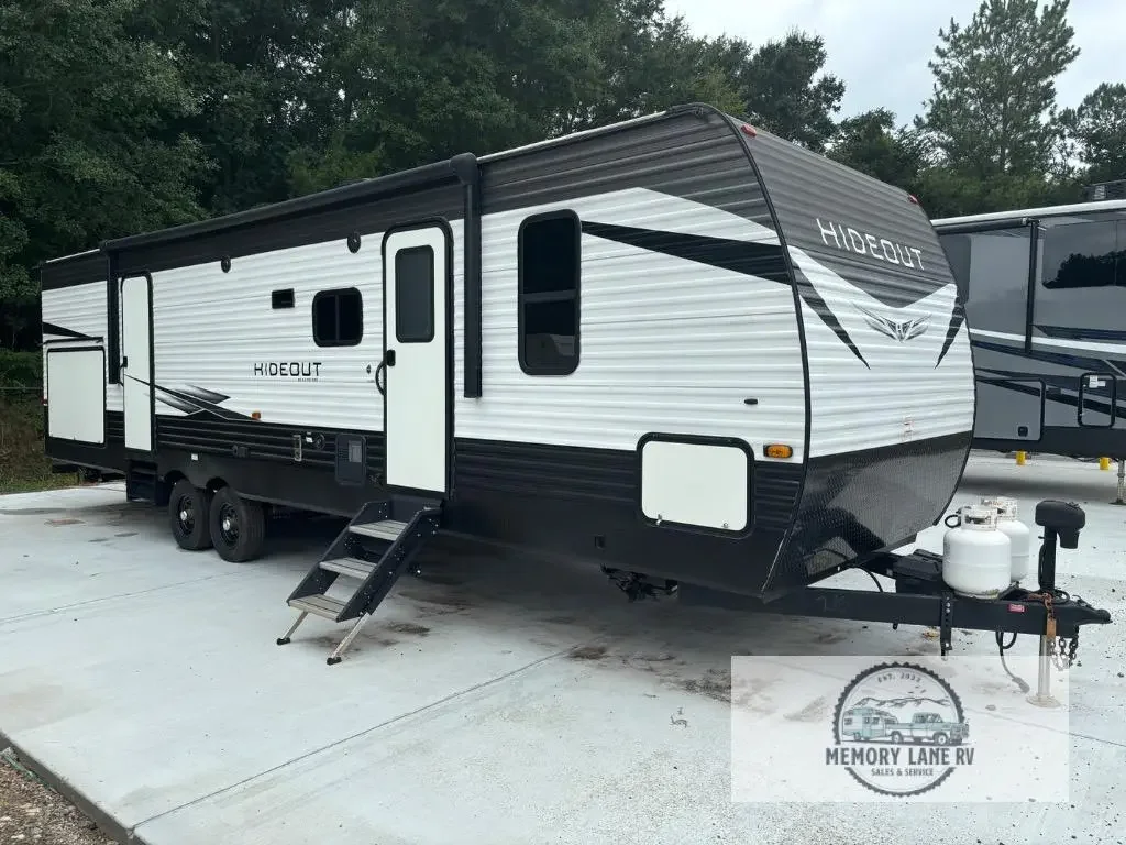 2021 Keystone Hideout 318 BR exterior