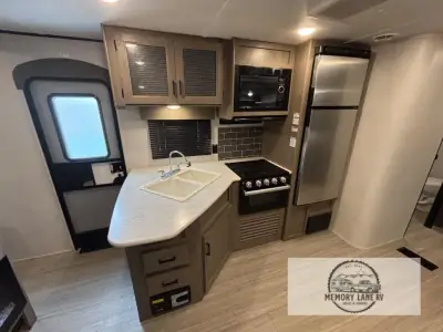 2021 Keystone Hideout 318 BR photo 11