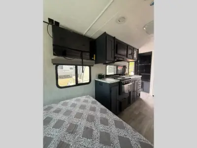2026 Coachmen Apex Ultra-Lite 188RBST photo 10