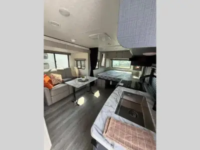2026 Coachmen Apex Ultra-Lite 188RBST photo 8