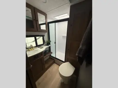 2026 Coachmen Apex Ultra-Lite 241BHS photo 16