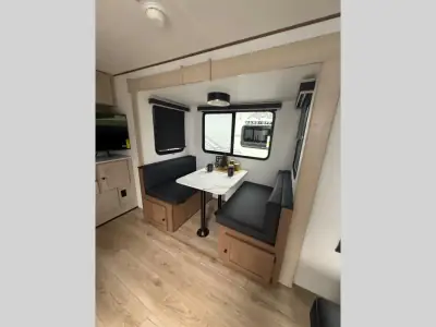 2026 Coachmen Apex Ultra-Lite 241BHS photo 9