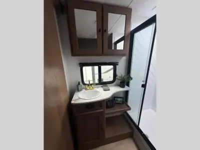 2026 Coachmen Apex Ultra-Lite 241BHS photo 19
