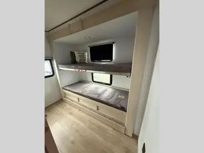 2026 Coachmen Apex Ultra-Lite 241BHS photo 20