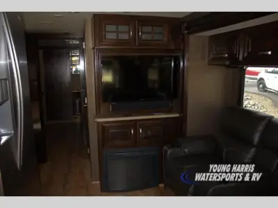 2016 Thor Motor Coach Challenger 37TB photo 12
