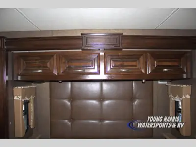 2016 Thor Motor Coach Challenger 37TB photo 20
