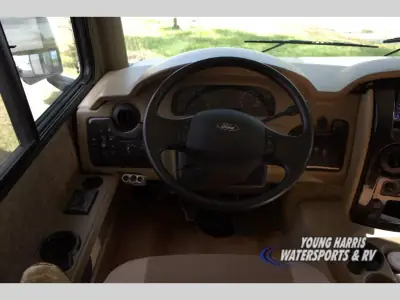 2016 Thor Motor Coach Challenger 37TB photo 8