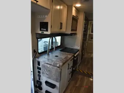 2022 Thor Motor Coach Four Winds 25M photo 15