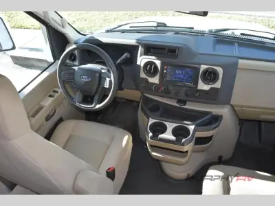 2022 Thor Motor Coach Four Winds 25M photo 13