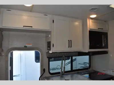 2022 Thor Motor Coach Four Winds 25M photo 21