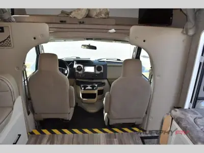 2022 Thor Motor Coach Four Winds 25M photo 11