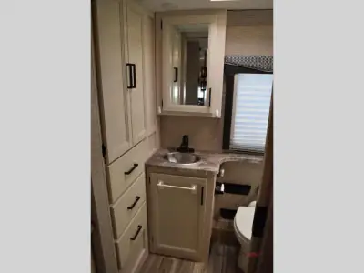 2022 Thor Motor Coach Four Winds 25M photo 29