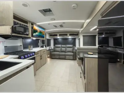 2027 Grand Design Imagine 2500RL photo 14