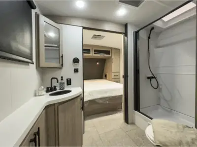 2027 Grand Design Imagine 2500RL photo 18