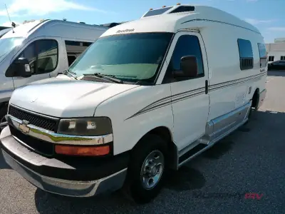 2011 Roadtrek Roadtrek 210-Simplicity