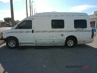 2011 Roadtrek Roadtrek 210-Simplicity photo 3