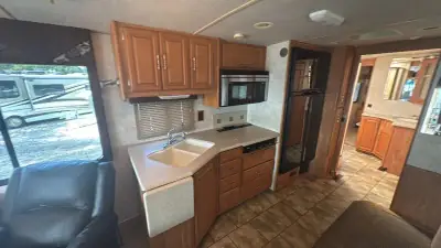 2007 Winnebago Journey Series 36SG Cummins SE photo 17